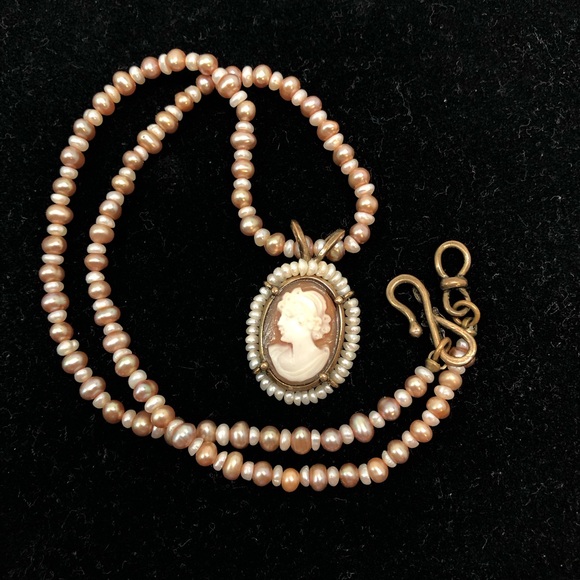 Extasia Feminine Hand Carved Shell Cameo on Beautiful Seed Pearl Necklace - Picture 10 of 11